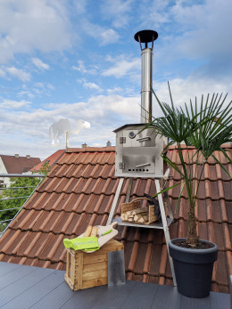 Ofen auf dem Balkon